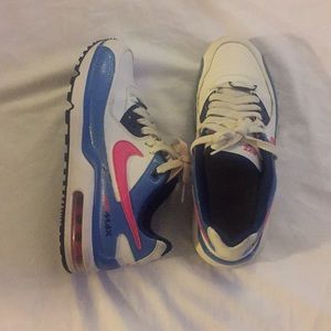 Used Nike sneakers  - kids Sz 4.5 - Women’s 6.5.